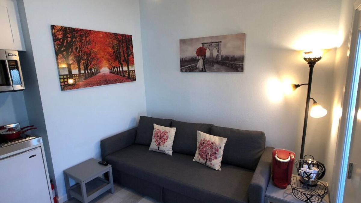 East San Mateo Apartment | Elegant charming unit close to everything