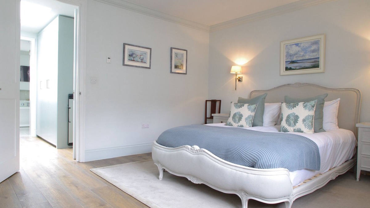 Chelsea Ski Chalet | Elegant Chelsea Townhouse On Quaint Street