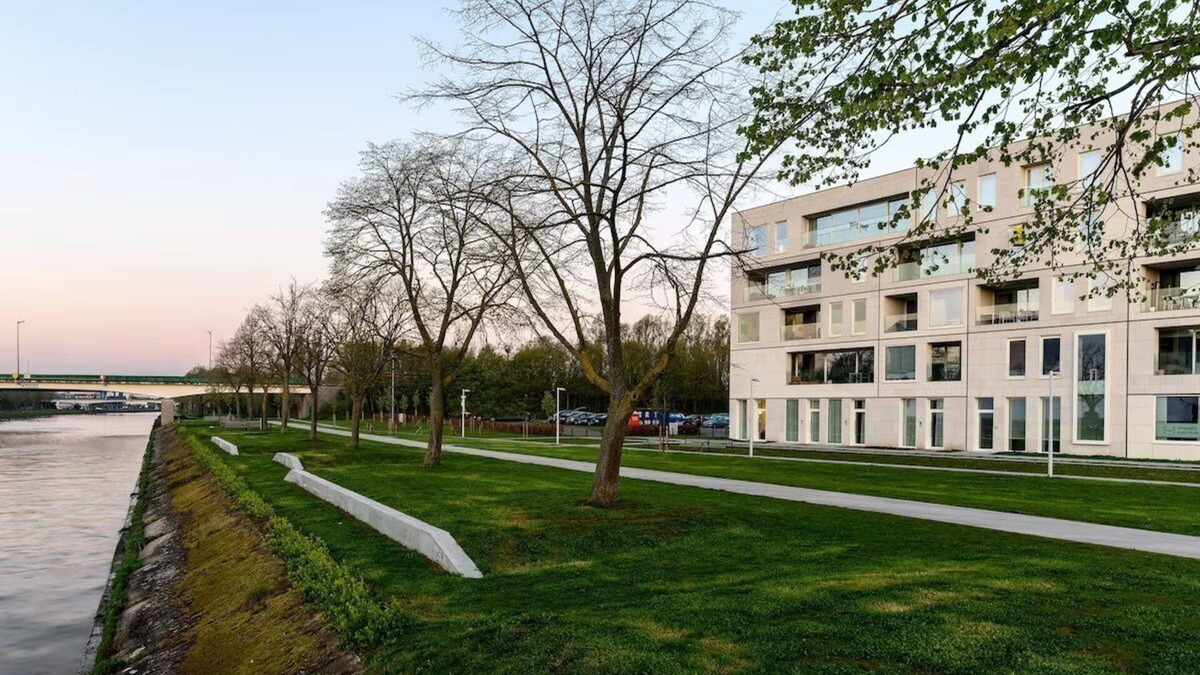 Oudenaarde House | Elegant City Center Haven, Bike-Friendly, Kitchen | 2 Units