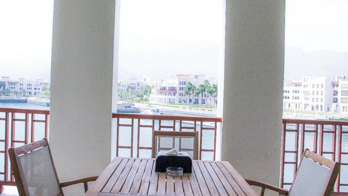 As Sifah Apartment | Elegant Coastal Living