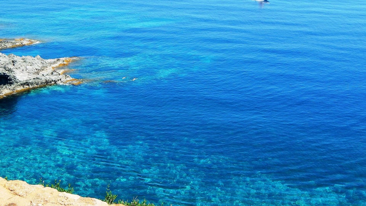 Pantelleria House | Elegant dammuso on the sea