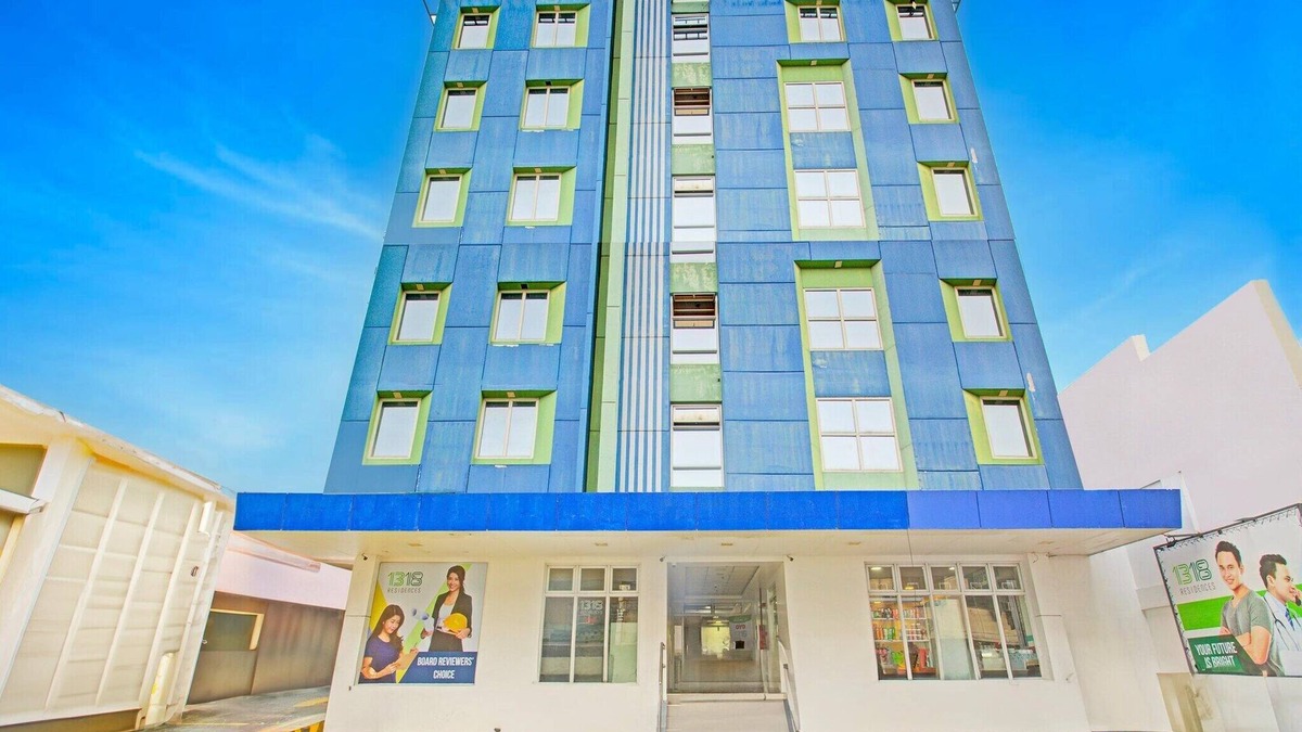 Sampaloc House | Elegant Double Getaway in 1318 Residences