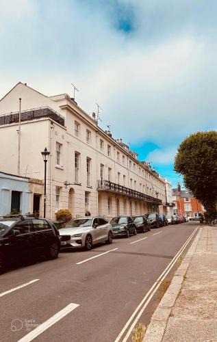 Lewes House | Elegant Double Room in Historic Georgian Lewes Townhouse