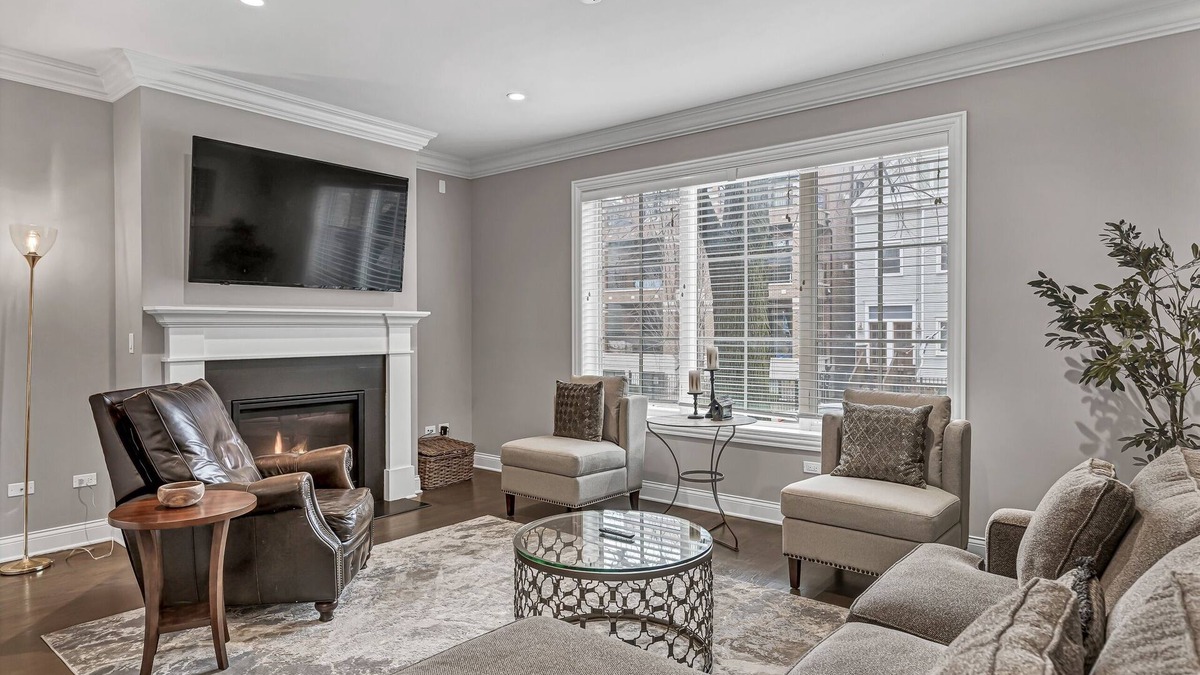Wrigleyville Condo | Elegant Duplex with Chef's Kitchen Near Wrigley Field by AllSet Turnover