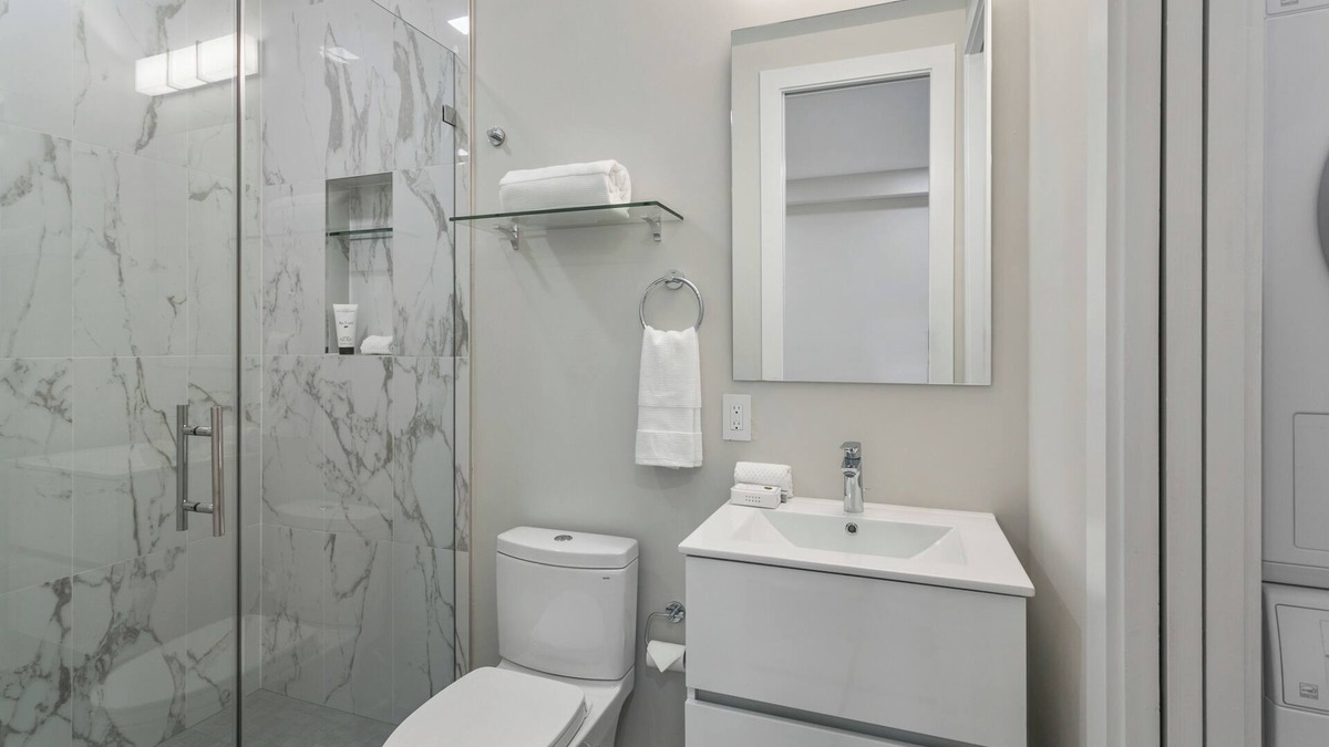 Adams Morgan Condo | Elegant European living in heart of Adams Morgan