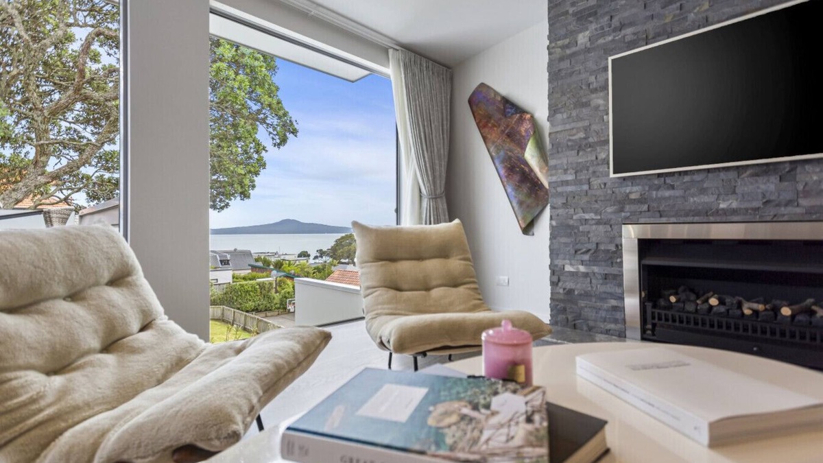 St. Heliers House | Elegant Executive Townhouse