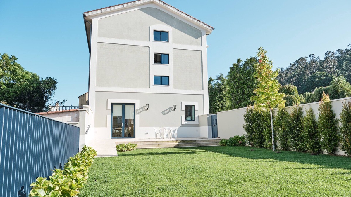 O Gallardo House | Elegant Family House p/10 (Garden/Parking/Wifi)