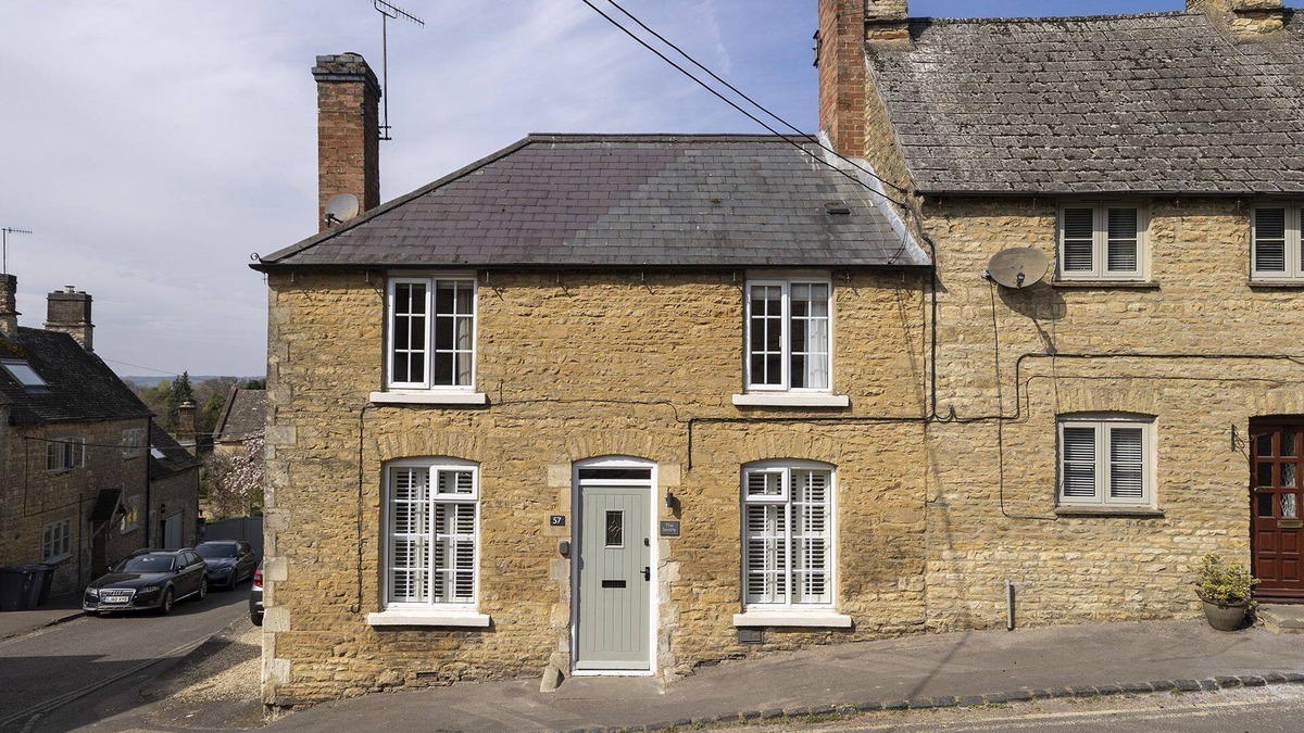 Chipping Norton Cottage | Elegant family friendly holiday cottage in the Cotswolds - The Smithy