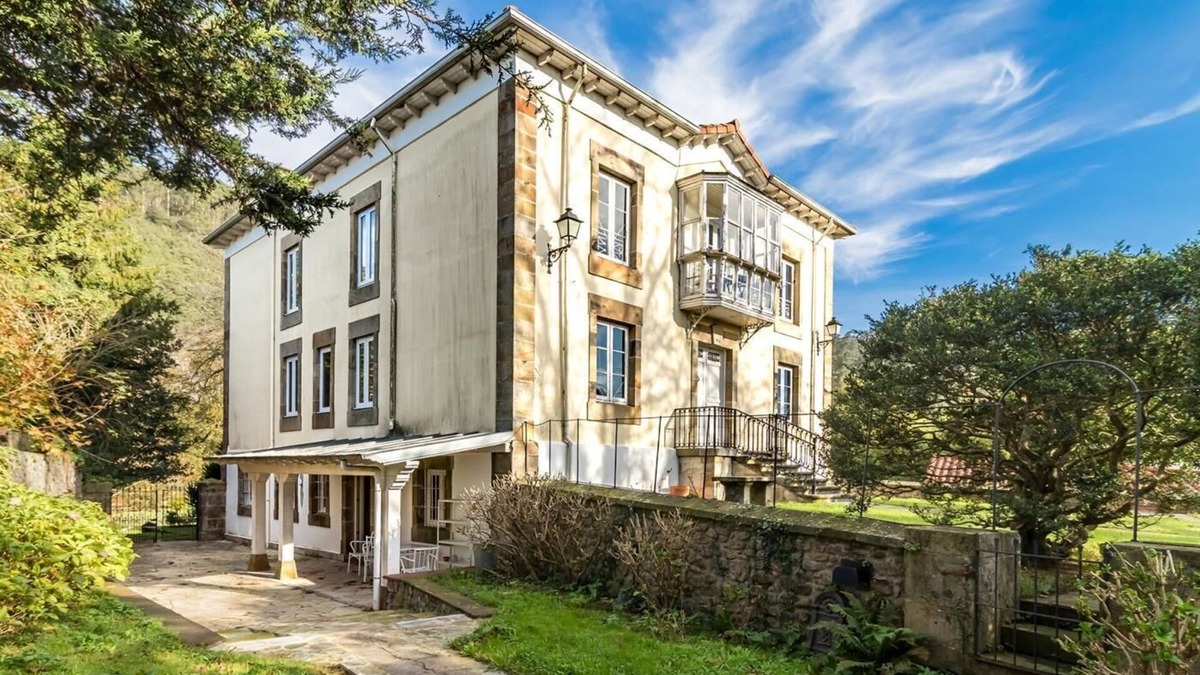 Medio Cudeyo Apartment | Elegant flat in a stunning setting