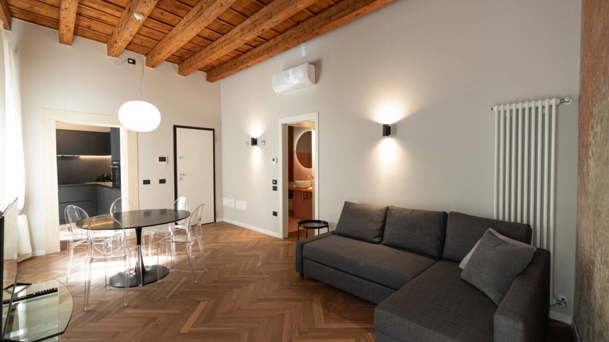 Cittadella Apartment | Elegant frescoed residence 200 meters from the Arena
