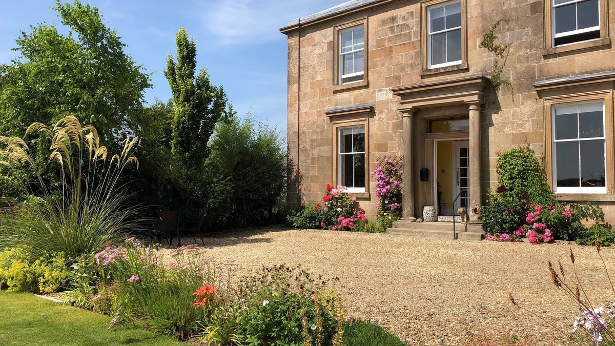Helensburgh House | Elegant Georgian House on sea front