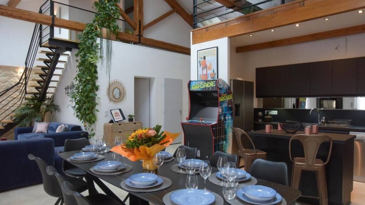 Centre Historique Apartment | Elegant getaway Loft Rossini in Narbonne