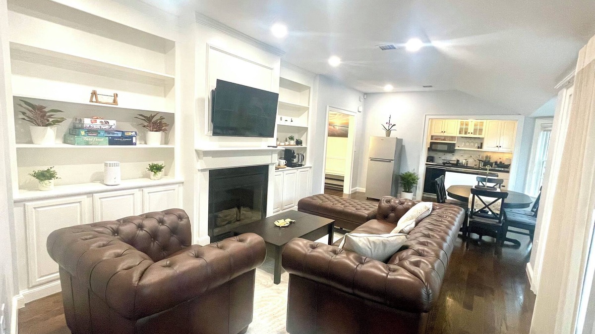 Wellesley House | Elegant Guest Suite Wellesley