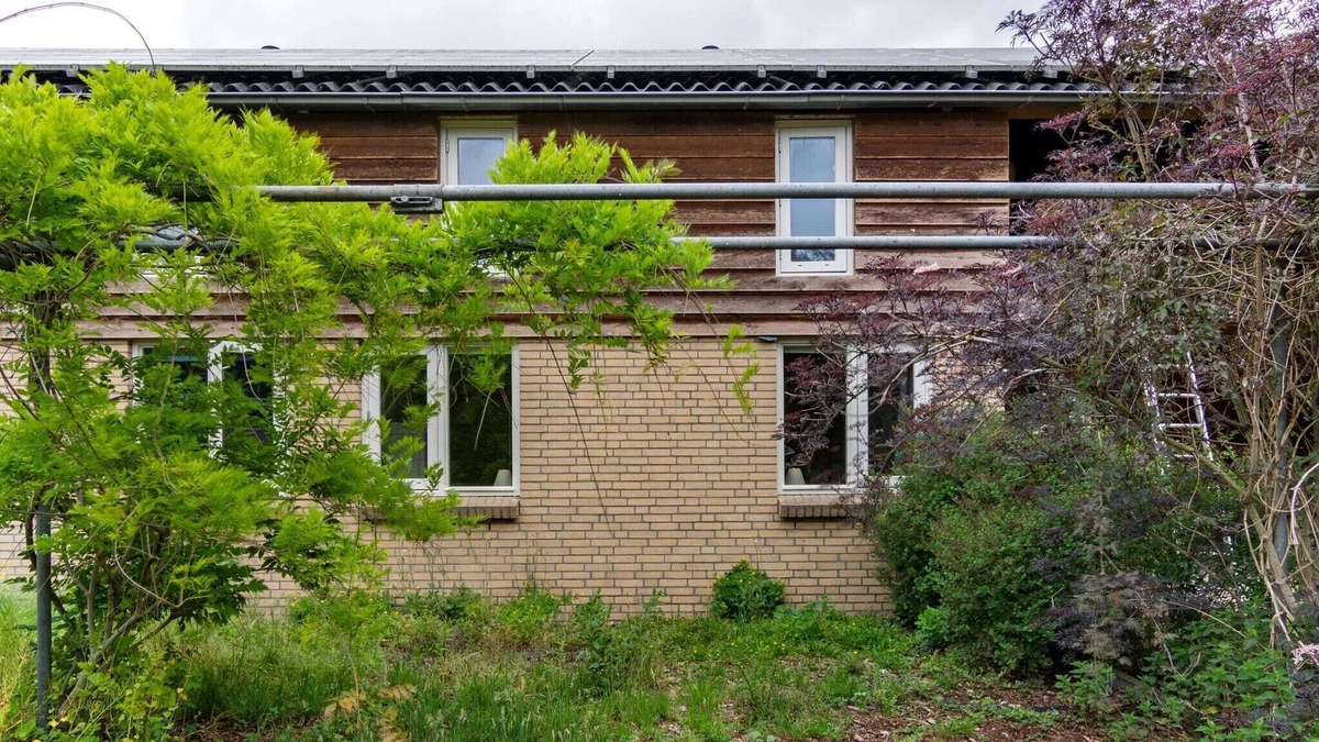 Horssen House | Elegant Holiday Home with Horssen with Terrace