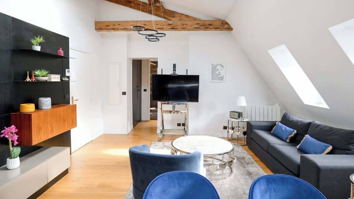 Champs-Elysees Apartment | Elegant Home 2BDR/6P Near Champs Elysées