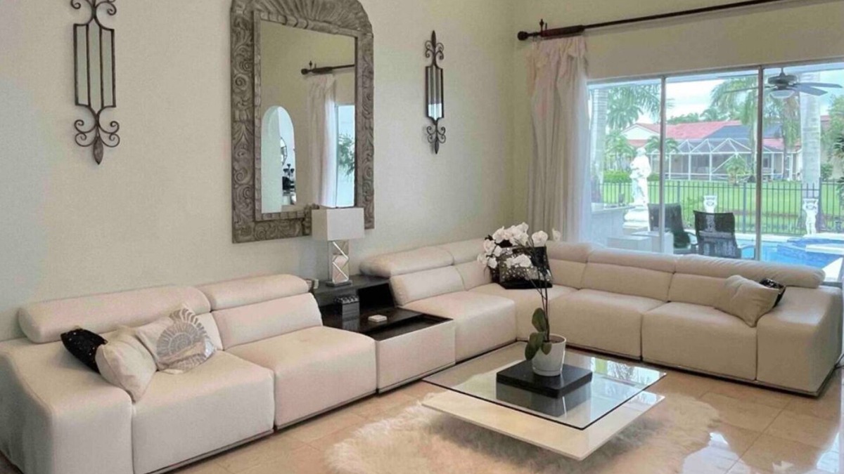Coral Springs House | Elegant home private pool private patio bar with TV on lake