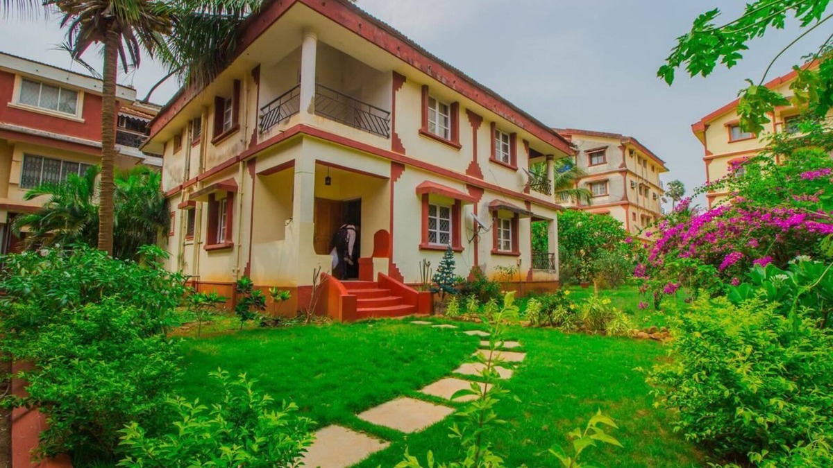 Fatrade House | Elegant Home With Pool-Carmona Beach,Goa