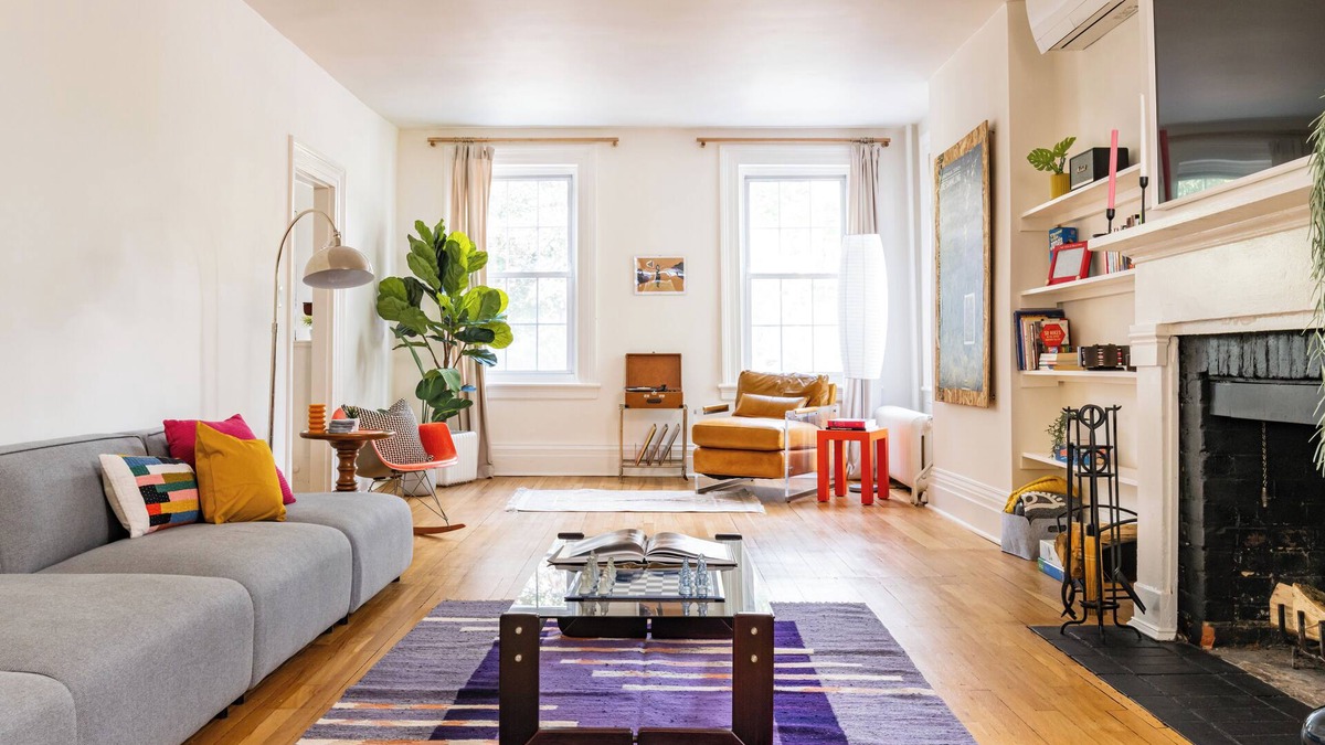 Kingston House | Elegant Kingston Townhouse - Walk to Hot Spots!