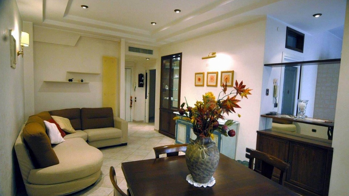 Zona XIX Casal Morena Apartment | Elegant lodging with garden,A/C,high speed Wi-Fi,near Metro Anagnina,Rome suburb