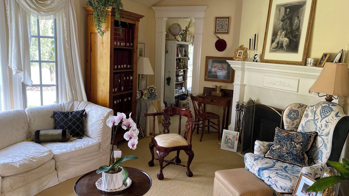 Okotoks Villa | Elegant luxury country estate in the heart of Alberta w/guest house & pasture.