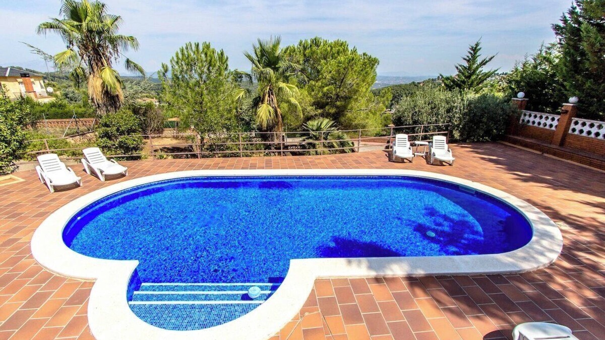 Santa Maria de l'Avall Villa | Elegant Mountain Villa just 30km to Barcelona
