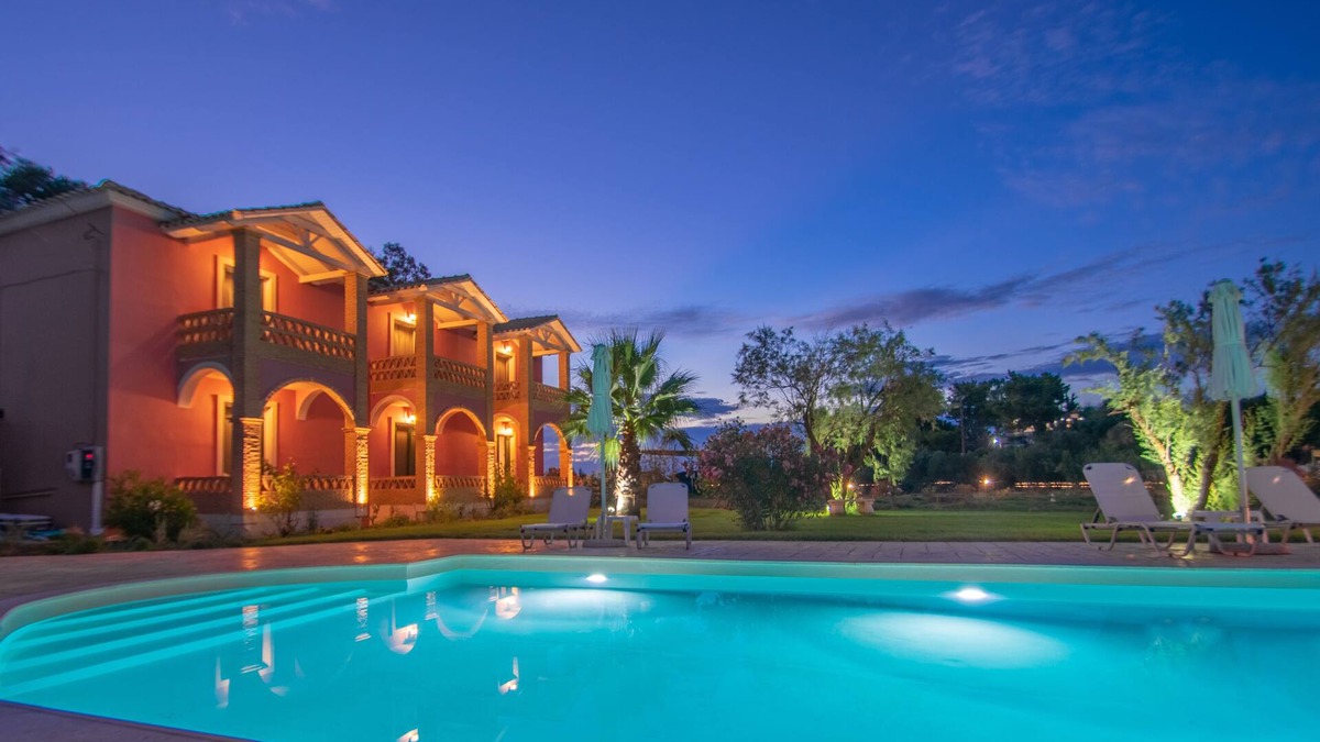 Kalamaki House | Elegant Maisonette EMERALD