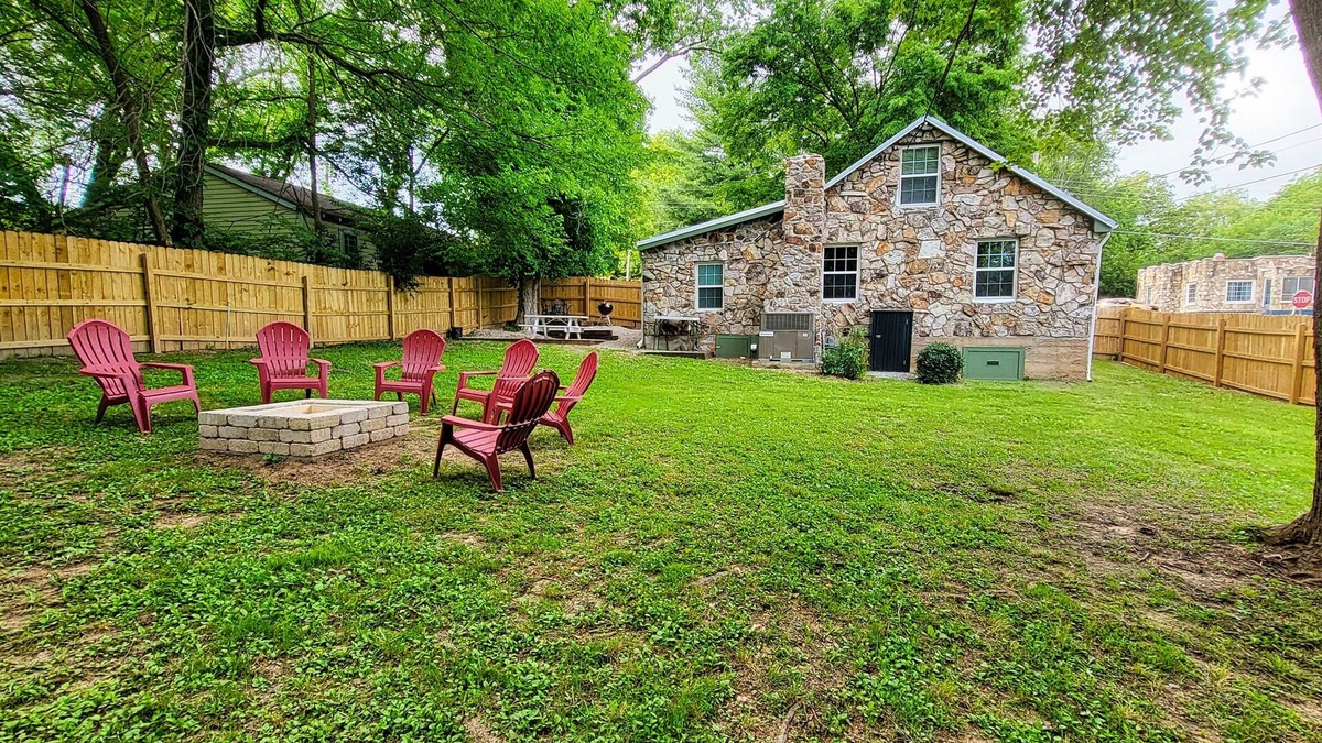 Thayer House | Elegant Native Stone Home near Spring River