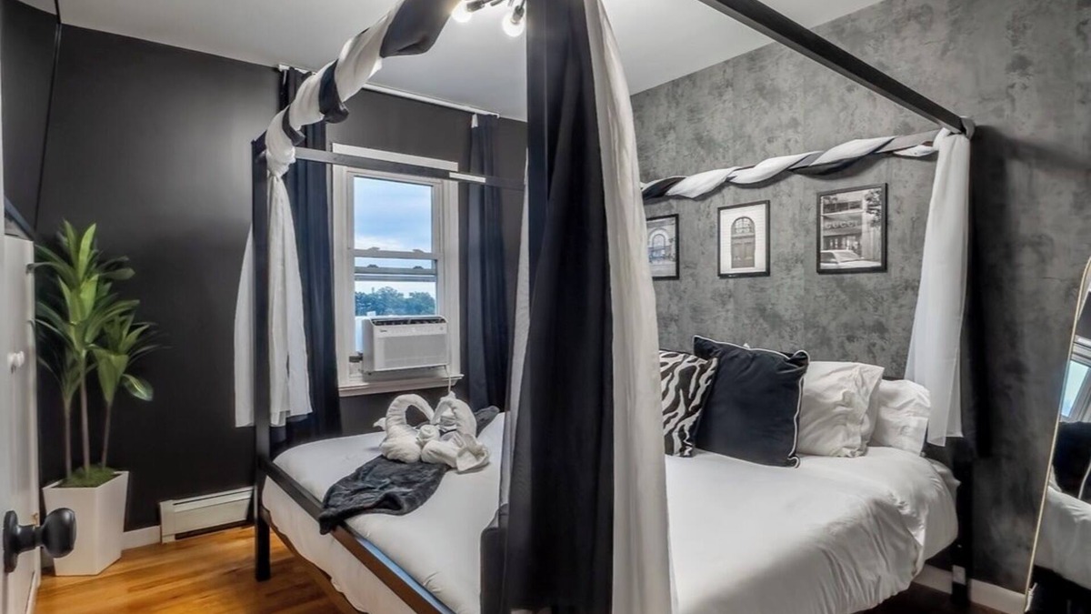 Kearny Apartment | Elegant NYC View Stay! Park Free, 6 beds- Sleep 8+