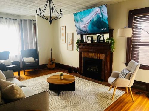 Niagara Falls Apartment | Elegant Retreat Niagara Falls, CA