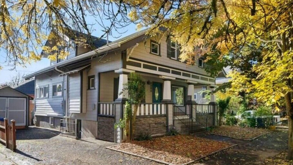 Richmond Apartment | Elegant Richmond Gem nestled up to Hawthorne Blvd.n
