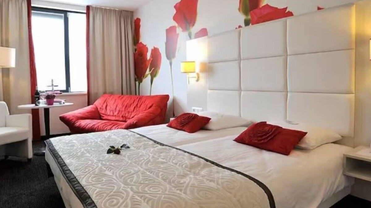 Zevenbergen Hotel | Elegant Room in Fletcher Hotel – Convenient Base for Exploring South Holland