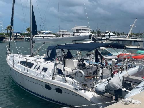 Key West Boat Rental | Elegant Sailboat Stay