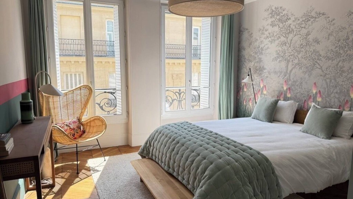 Gaillon Apartment | Elegant spacious 2 bedroom, apartment in the heart of Paris, near Opera & Louvre