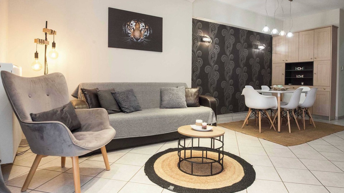 Petralona Apartment | Elegant Spacious 2Bd Apt with Balcony in Petralona
