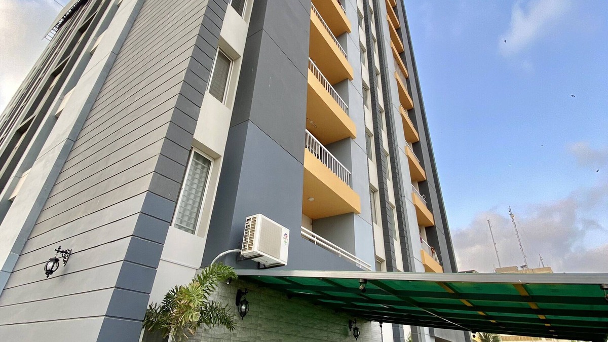 Karachi Apartment | Elegant & Spacious 2br family apt, Sharahe Faisal