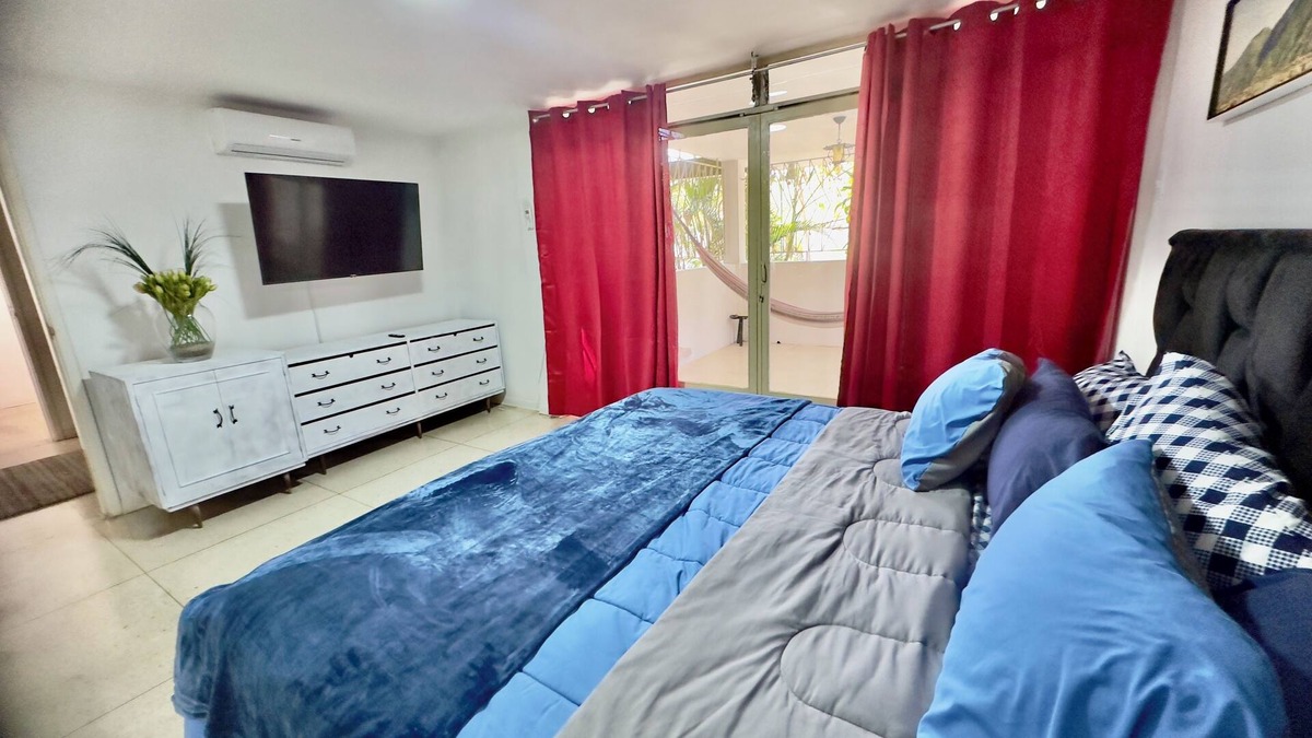 Chacao Apartment | Elegant & Spacious 3-Bedroom, 3-Bath Apartment, Large Terraces, wifi & smartv