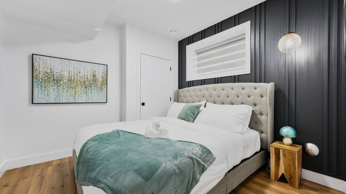 Northeast Edmonton Apartment | Elegant|Spacious|King Bed|Fireplace|Ravine View