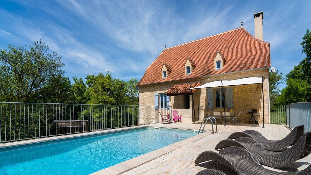 Themines House | Elegant Stay in Thémines