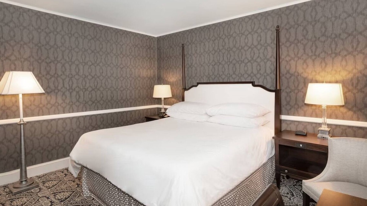 Historic District Hotel | Elegant Stay Perfect for Romantic Getaway, Just Steps from Waterfront