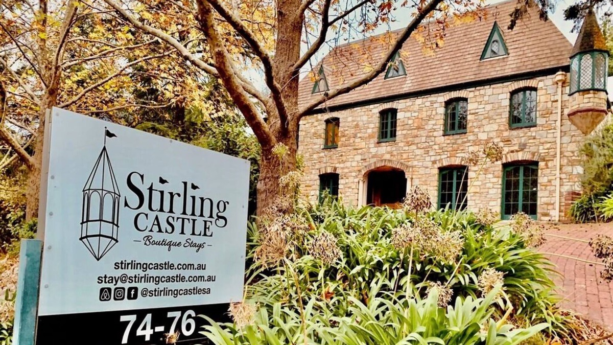Stirling Other | Elegant Stirling Castle Retreat 4 beds, 4 bathrooms, 200m to Stirling Hotel