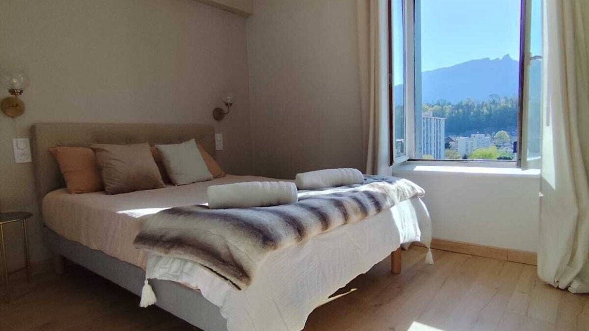 Aix-les-Bains City Center Apartment | Elegant studio between station and city center