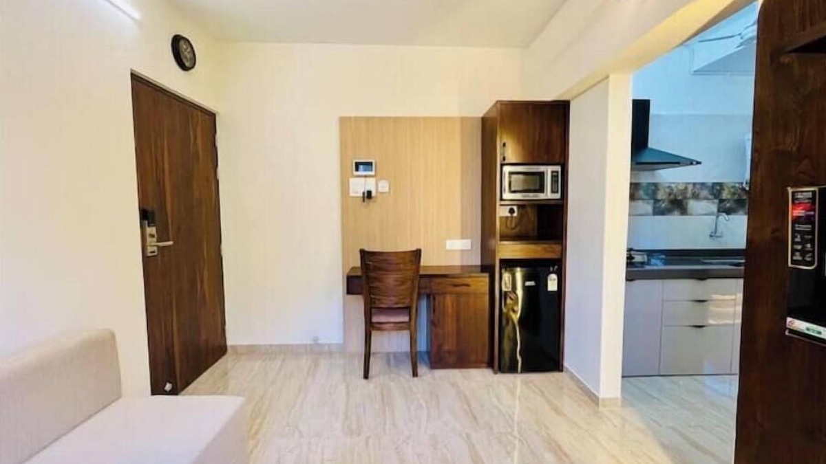 Kandivali East Apartment | Elegant Suite Malad West Prime Location