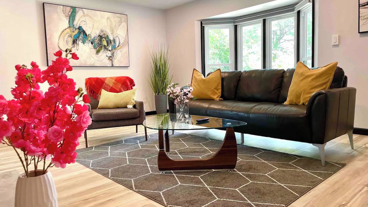 Amherst Apartment | Elegant Sweet Home Apartment 1