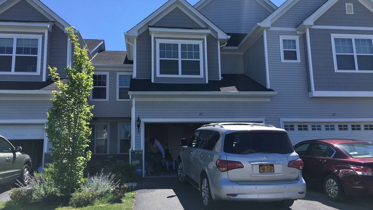 Middletown House | Elegant Town Home Middletown suburb close to city