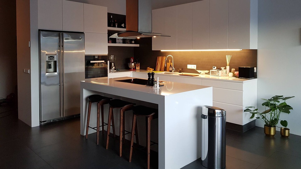 Reykjavik House | Elegant townhouse with hot tub