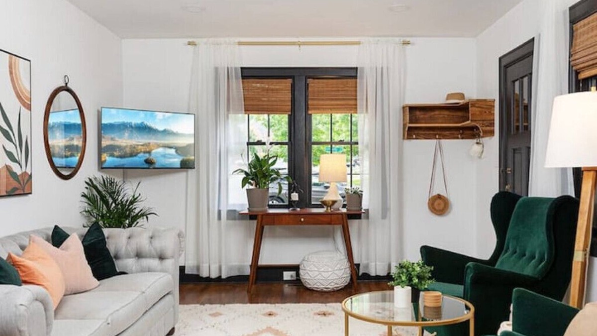 Dilworth House | Elegant Tudor Retreat in the Heart of Dilworth
