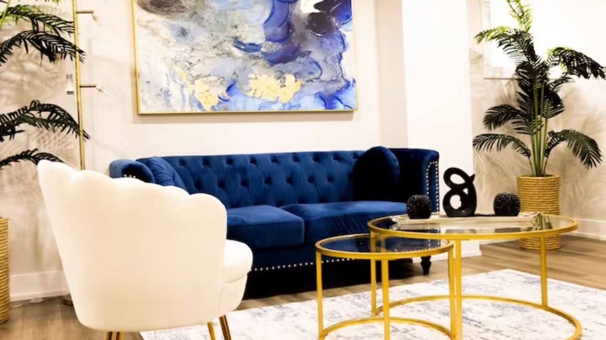 Brampton House | Elegant Two Bdr. Basement Apartment with Private Entrancen