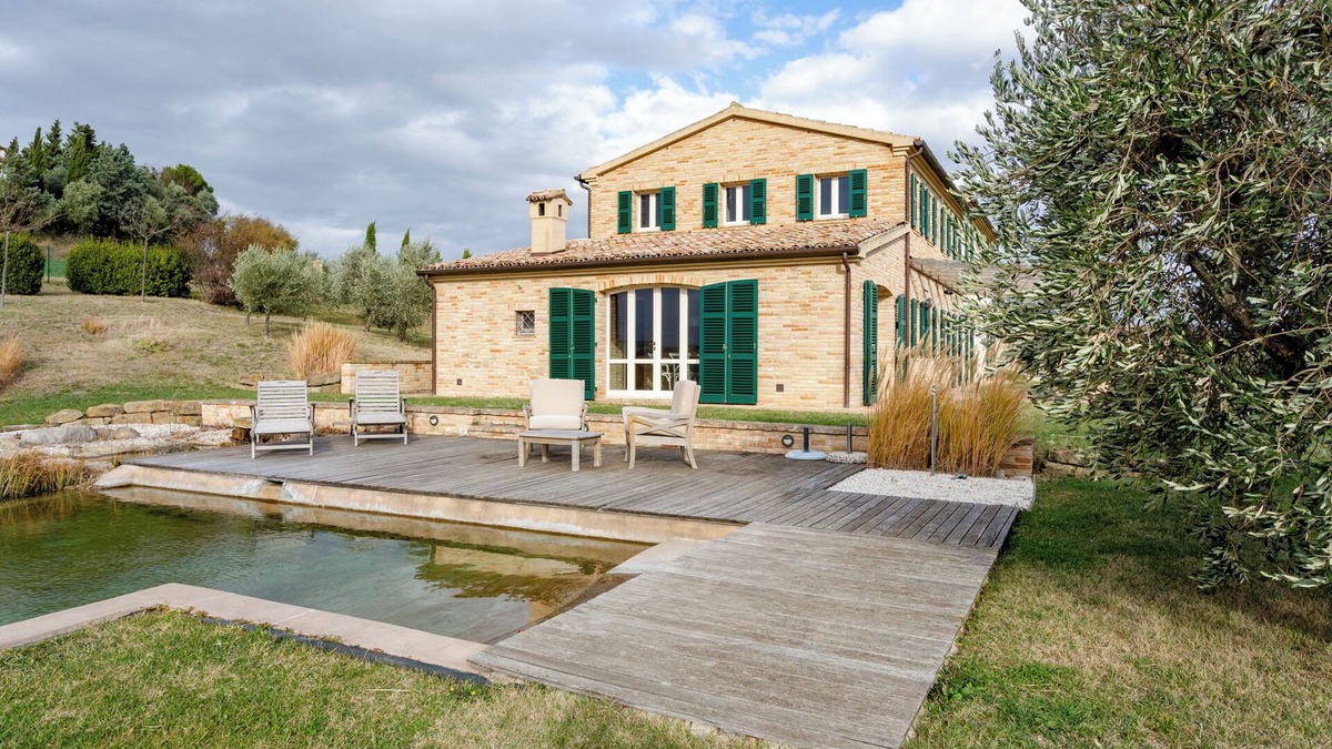 Jesi Villa | Elegant typical farmhouse with pool large wooded courtyard 10 minutes from Jesi