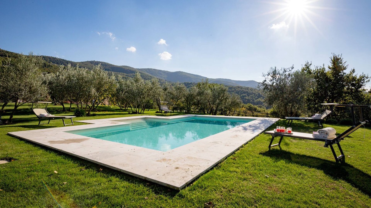 Pieve di Chio Villa | Elegant villa with private pool and wonderful views, relaxing and comfortable
