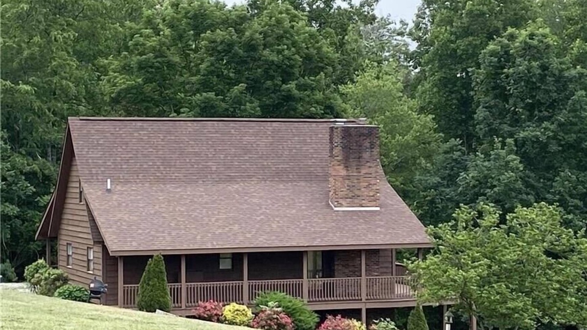 Lenoir House | Elegant view at Longwood Cabin